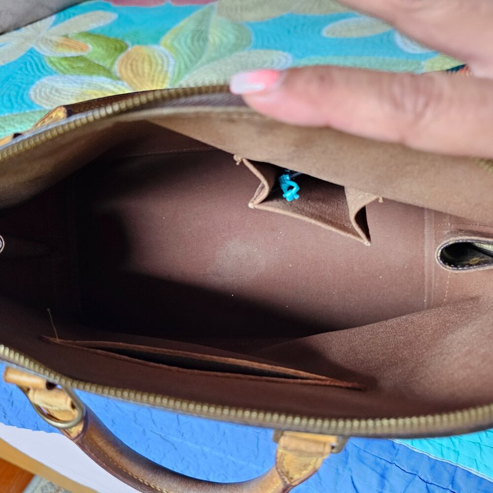 Louis Vuitton Alma - Picture 4 of 7